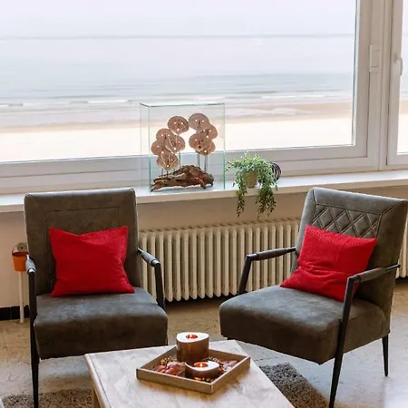 Charming With Frontal Seaview Apartment *
