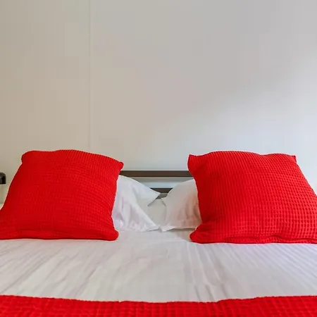 Apartment Charming With Frontal Seaview